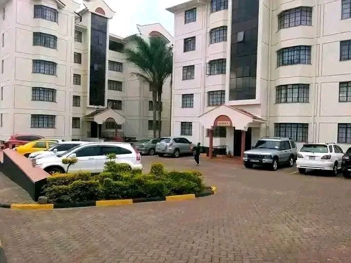 3BR APARTMENT IN LANGATA, photo 1 of 11