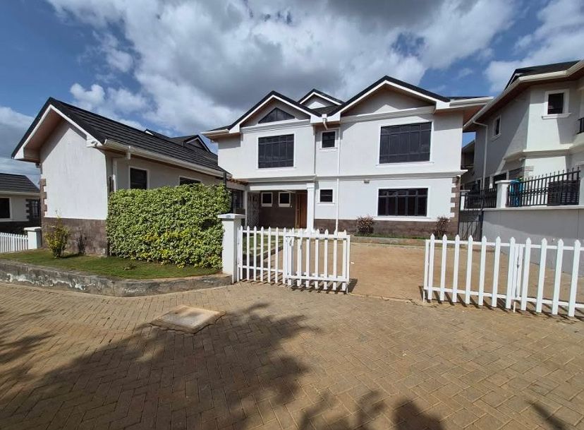 4BR HOUSE WITH DSQ IN NEW RUNDA ALONG KIAMBU ROAD, photo 1 of 15