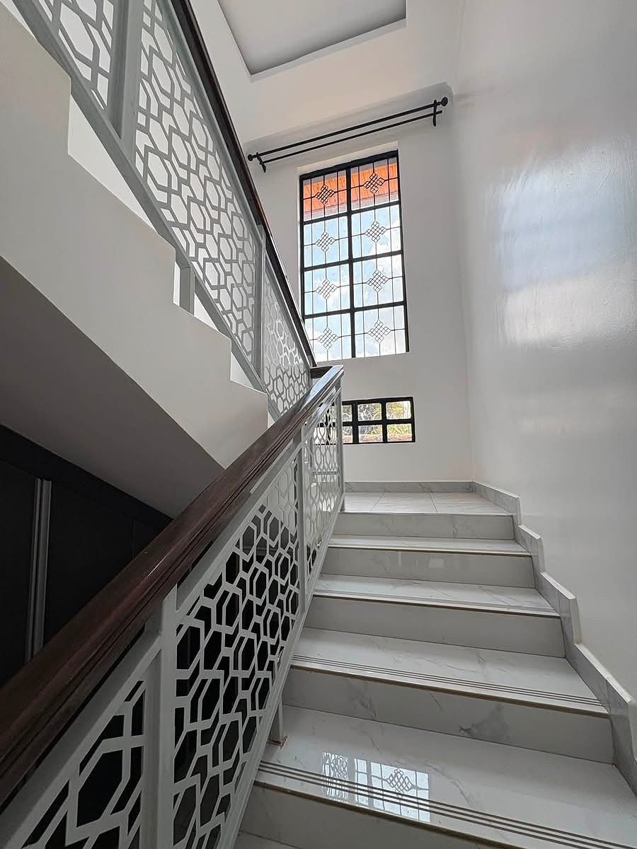 4BR ALL EN-SUITE OFF WAIYAKI WAY, photo 1 of 15