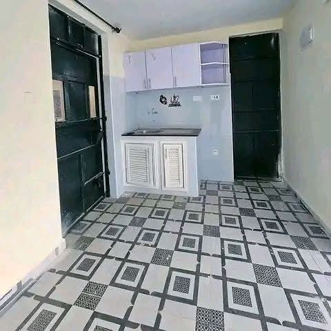 SPACIOUS BEDSITTER IN NGONG ROAD, photo 1 of 4