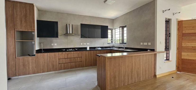 MODERN 4 BEDROOM IN LANGATA, photo 1 of 9