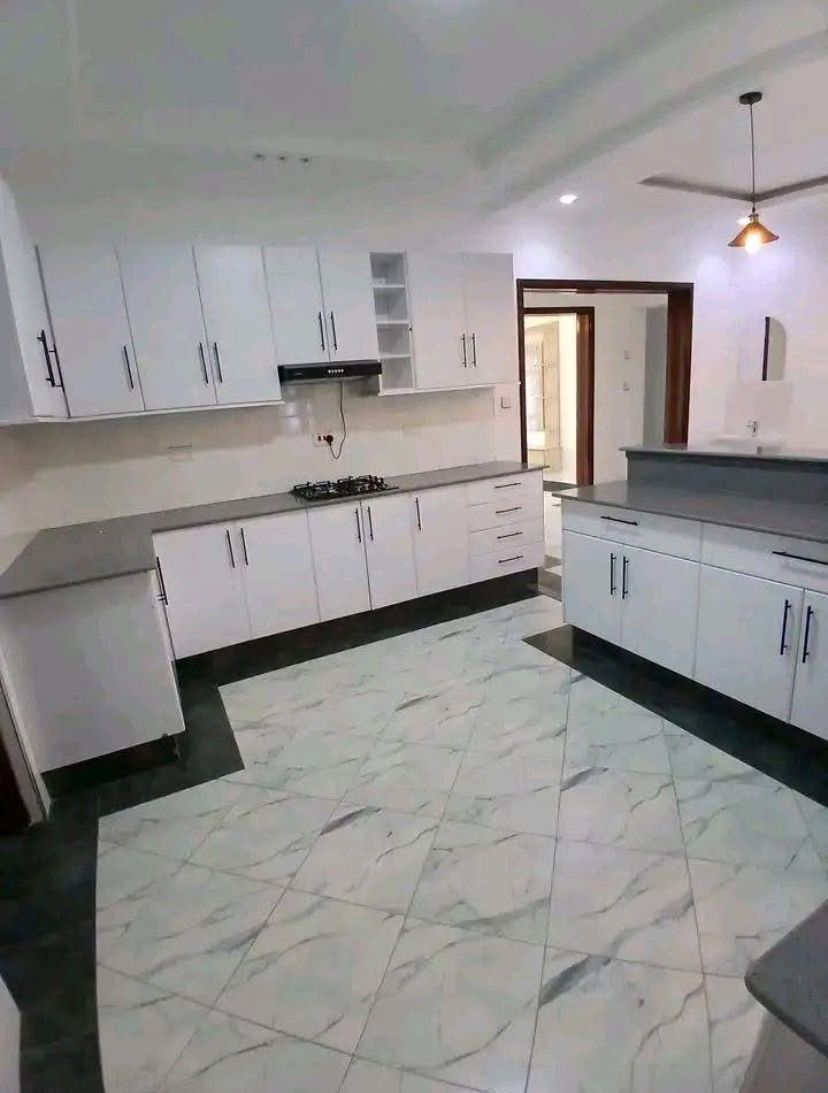 2 Bedroom Along Kenyatta Road ·, photo 1 of 4